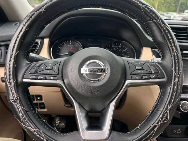 Used 2020 Nissan Rogue SV FWD image 20