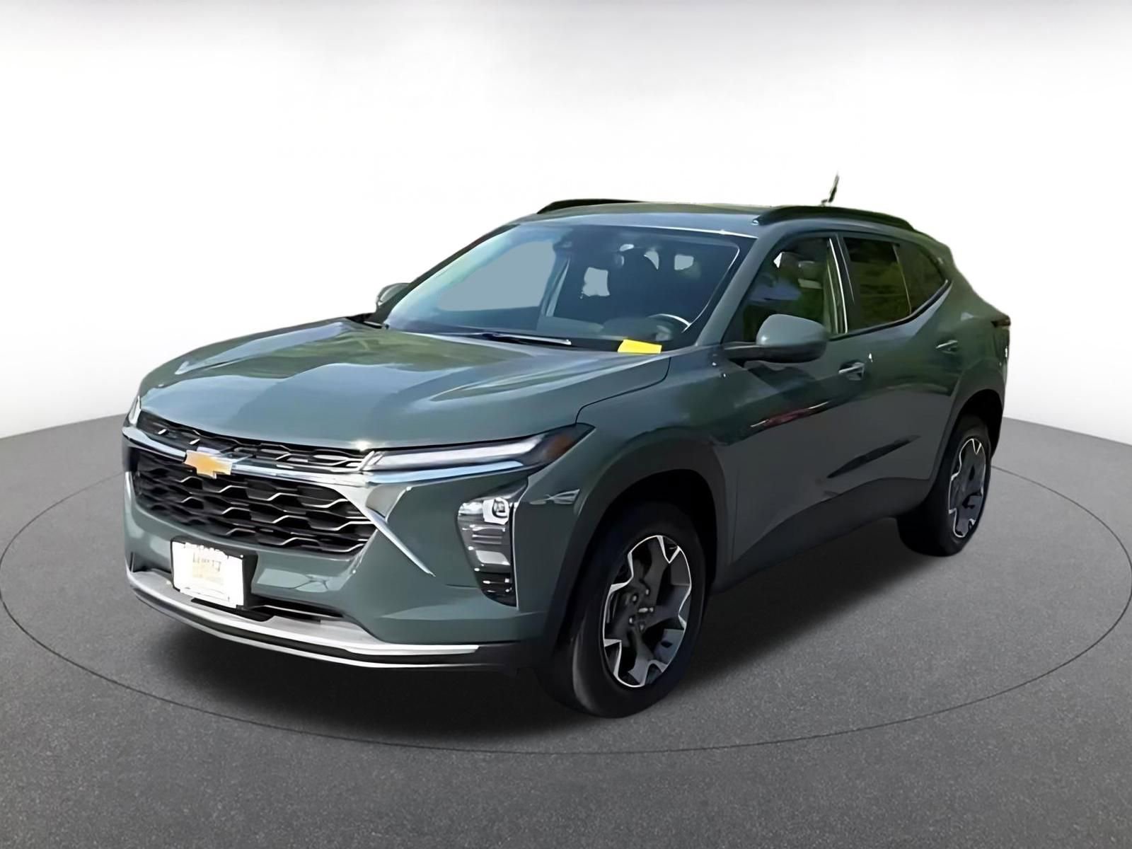 Used 2025 Chevrolet Trax LT w/ LT Convenience Package FWD image 7