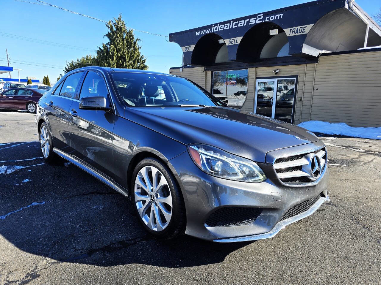 Used 2016 Mercedes-Benz E 400 E 400 4MATIC AWD 4dr Sedan image 35