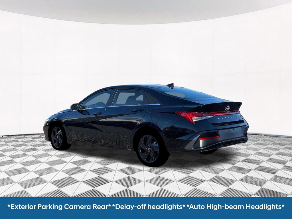 New 2026 Hyundai Elantra SEL Sport Premium FWD image 7