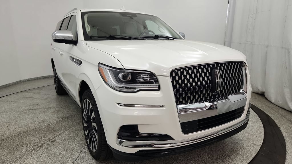 Used 2024 Lincoln Navigator Black Label AWD/4WD image 12