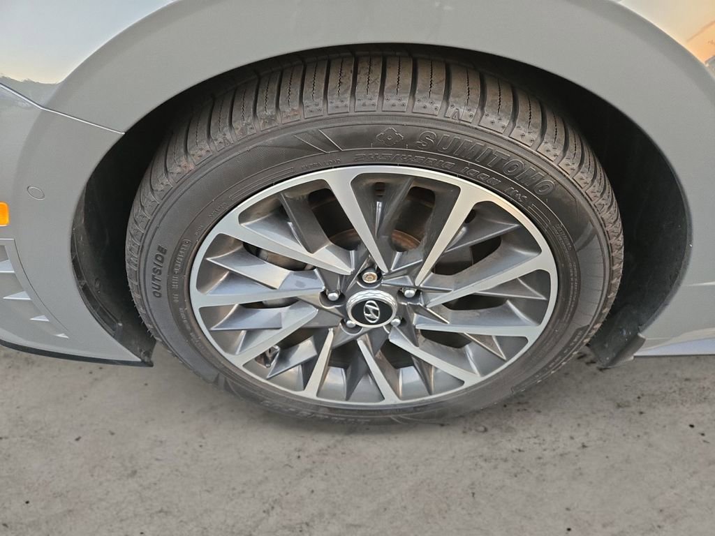 Used 2022 Hyundai Sonata Limited image 9