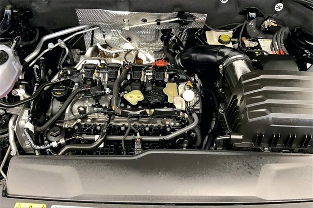 Used 2025 Volkswagen Atlas Peak Edition SE image 32