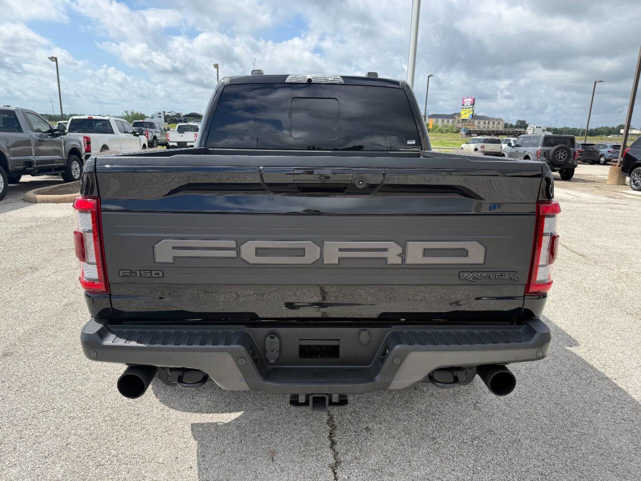 Used 2023 Ford F150 Raptor w/ Raptor Carbon Fiber Package AWD/4WD image 4