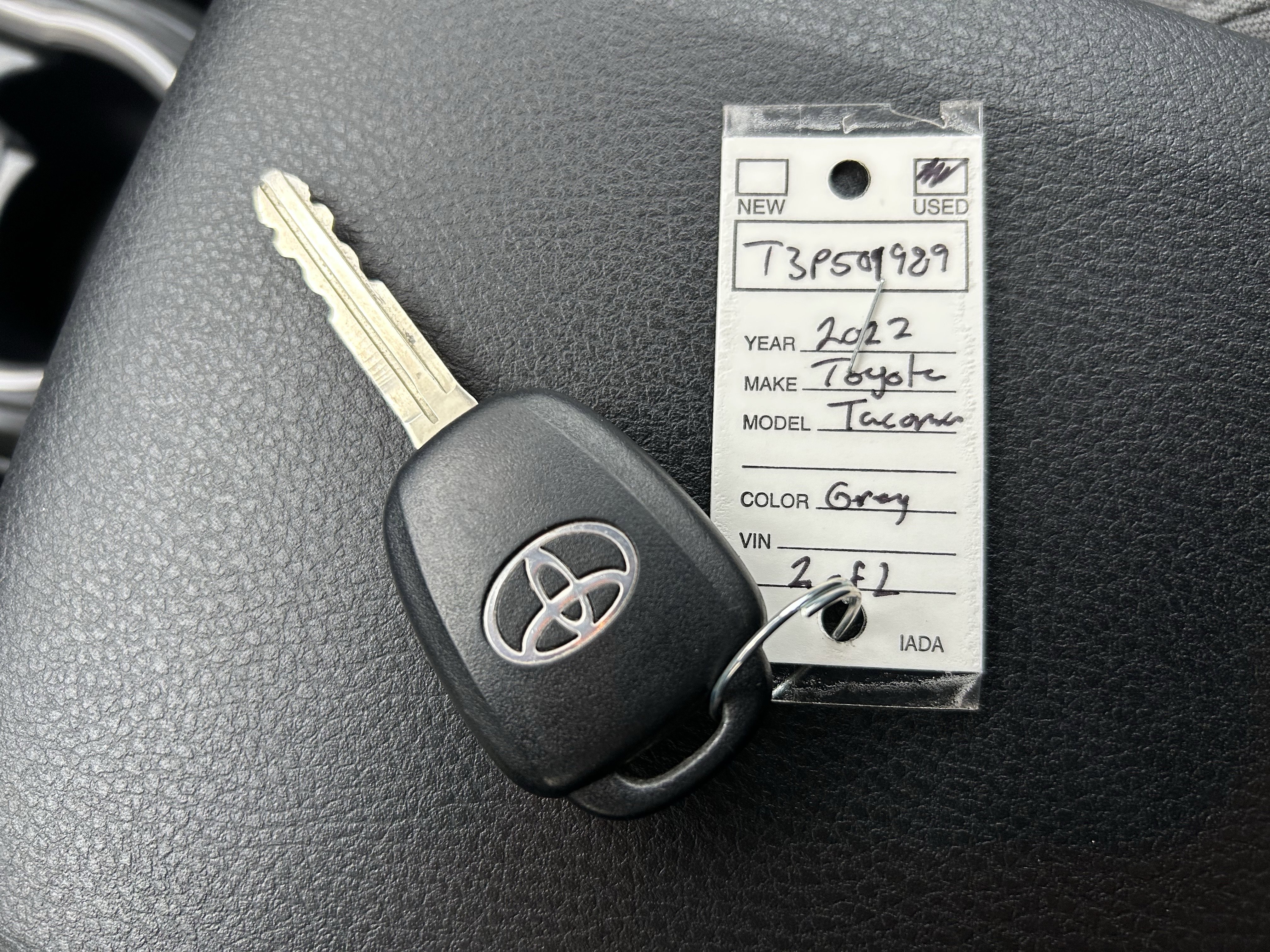 Used 2022 Toyota Tacoma SR image 32