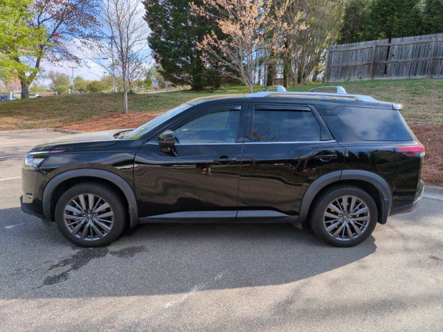 Used 2022 Nissan Pathfinder SL w/ SL Premium Package image 3