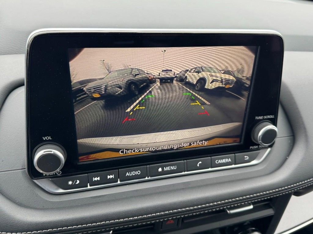 Used 2025 Nissan Rogue SV image 20