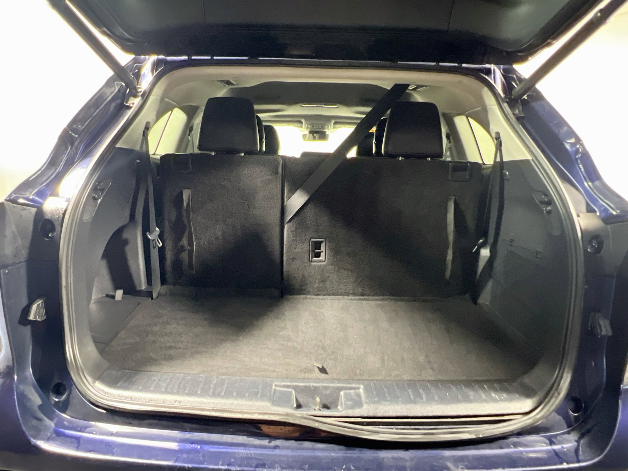 Used 2021 Toyota Highlander XLE FWD image 33