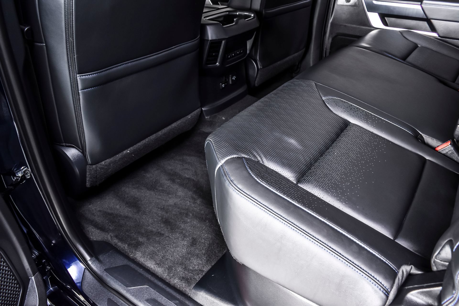 Used 2023 Toyota Tundra Platinum AWD/4WD image 18