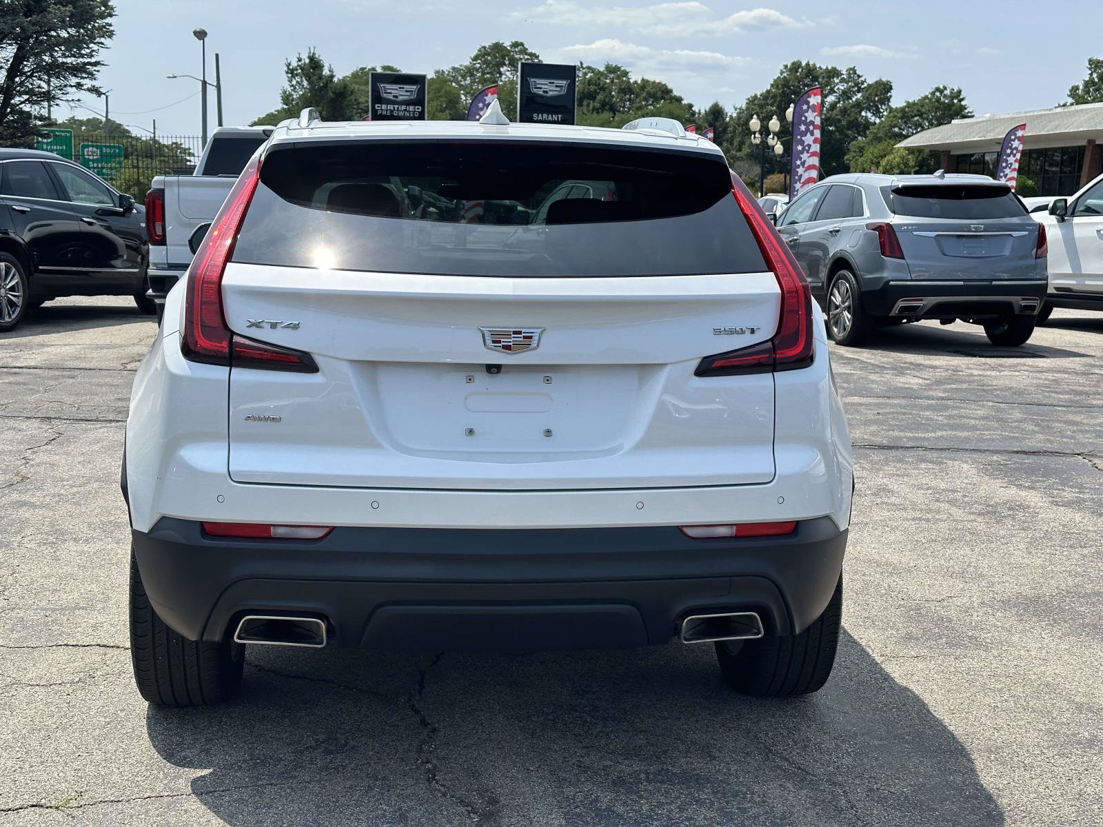 Certified 2023 Cadillac XT4 Luxury w/ Cold Weather Package AWD/4WD image 6