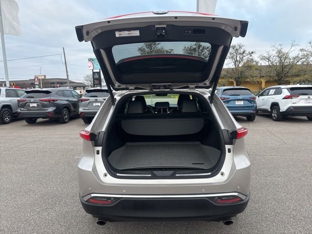 Used 2021 Toyota Venza XLE image 17