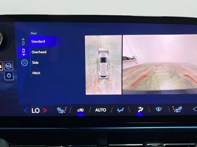 Used 2024 Chevrolet Equinox EV LT FWD image 47