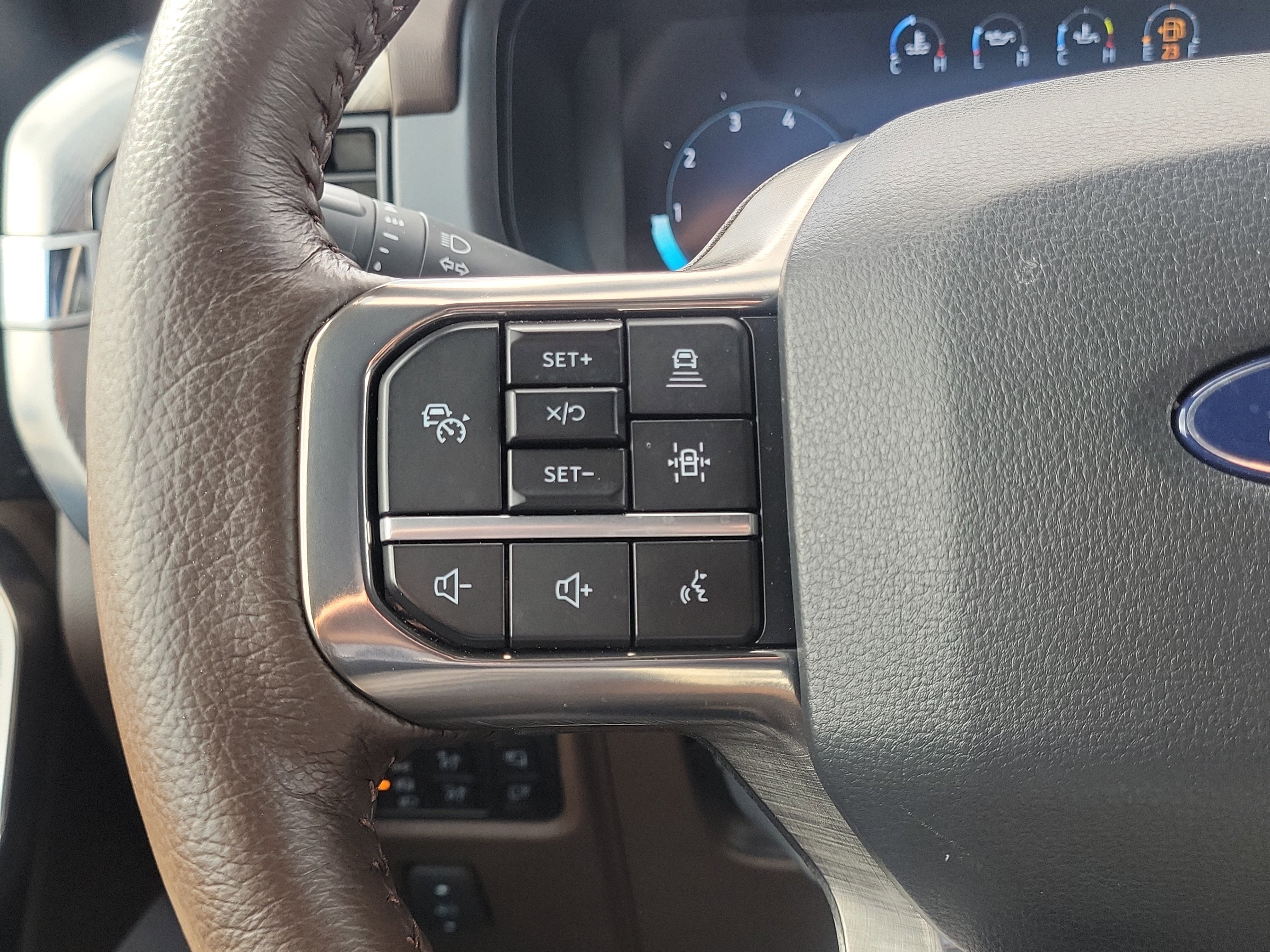 Used 2025 Ford F150 King Ranch w/ FX4 Off-Road Package image 16