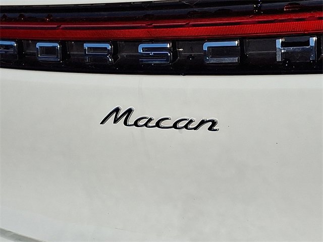 Used 2025 Porsche Macan image 33