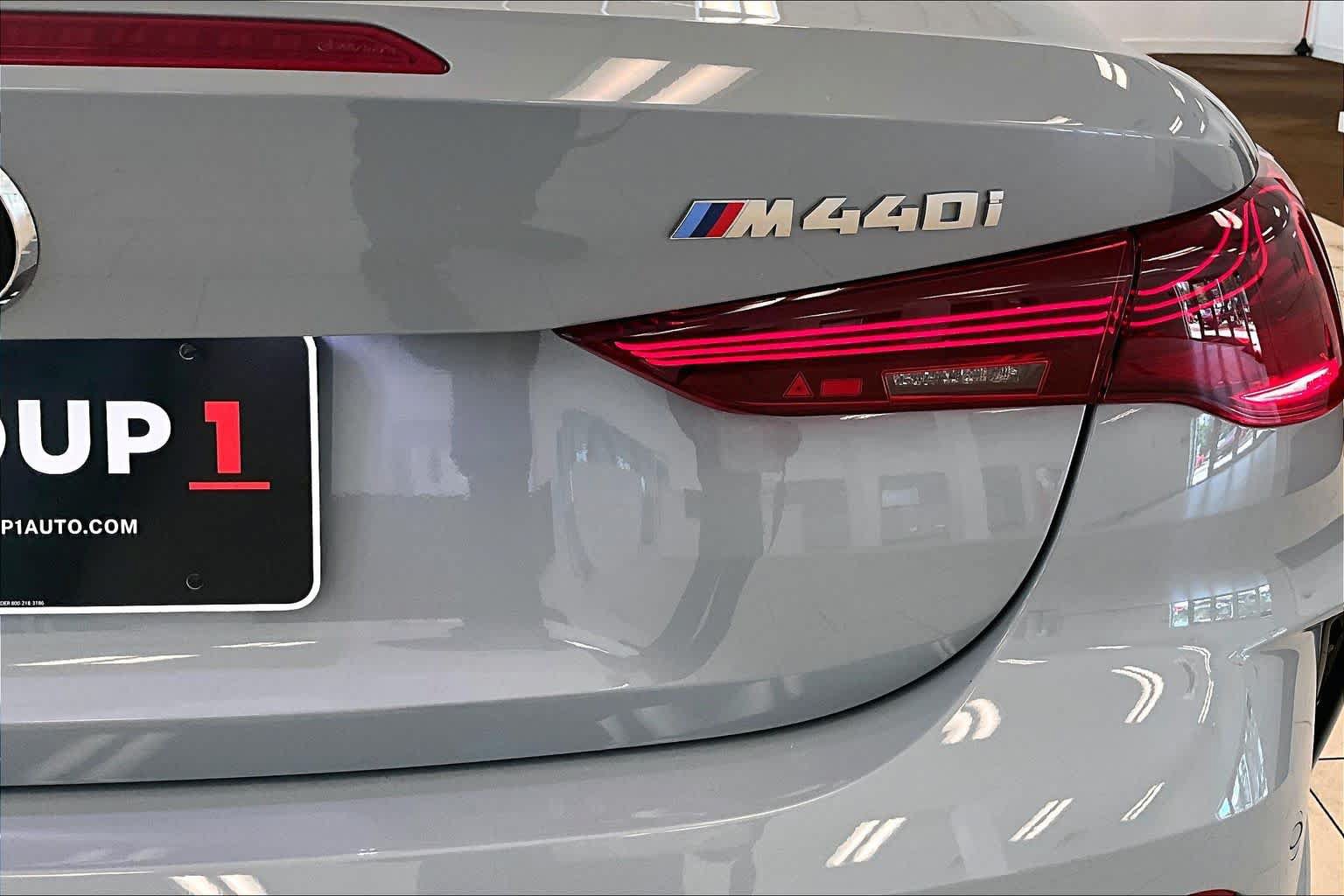 Used 2026 BMW M440i Convertible w/ Premium Package RWD image 27