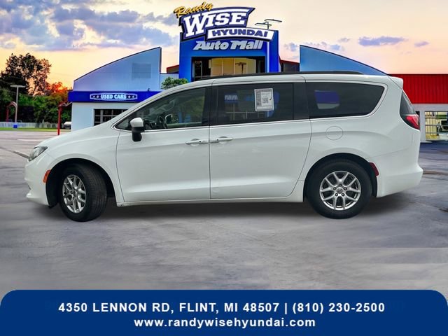 Used 2021 Chrysler Voyager Lxi FWD image 3