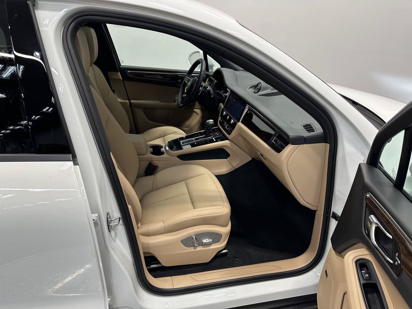 New 2026 Porsche Macan AWD/4WD image 42