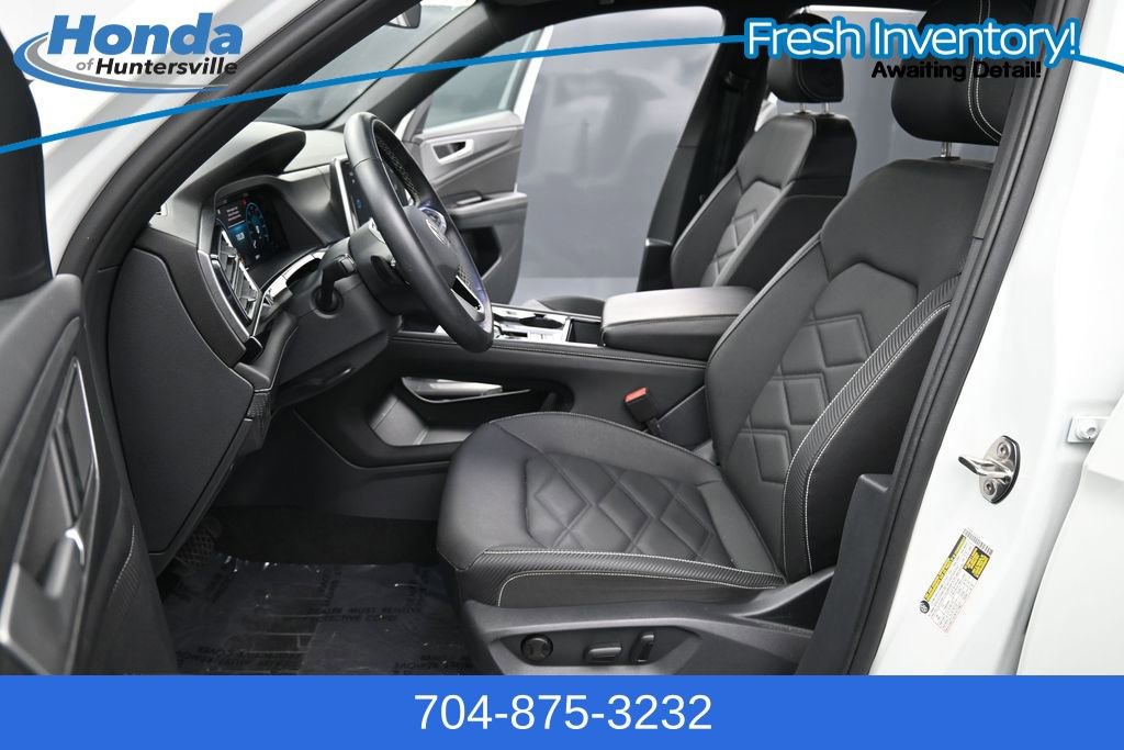 Used 2025 Volkswagen Atlas Cross Sport SE FWD image 20