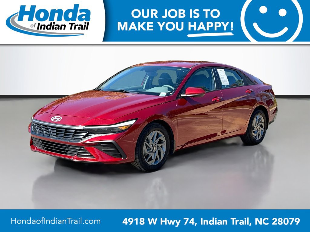 Used 2024 Hyundai Elantra SEL FWD image 3