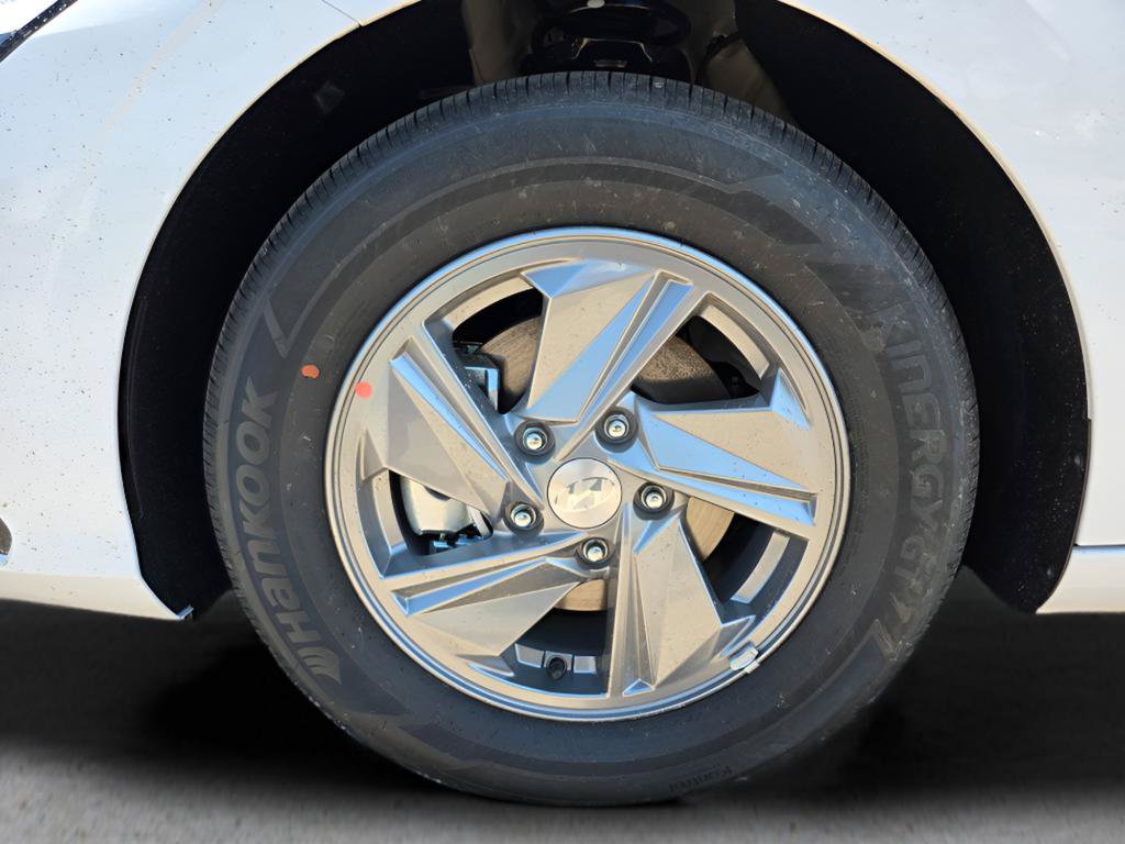 New 2026 Hyundai Elantra SE FWD image 10