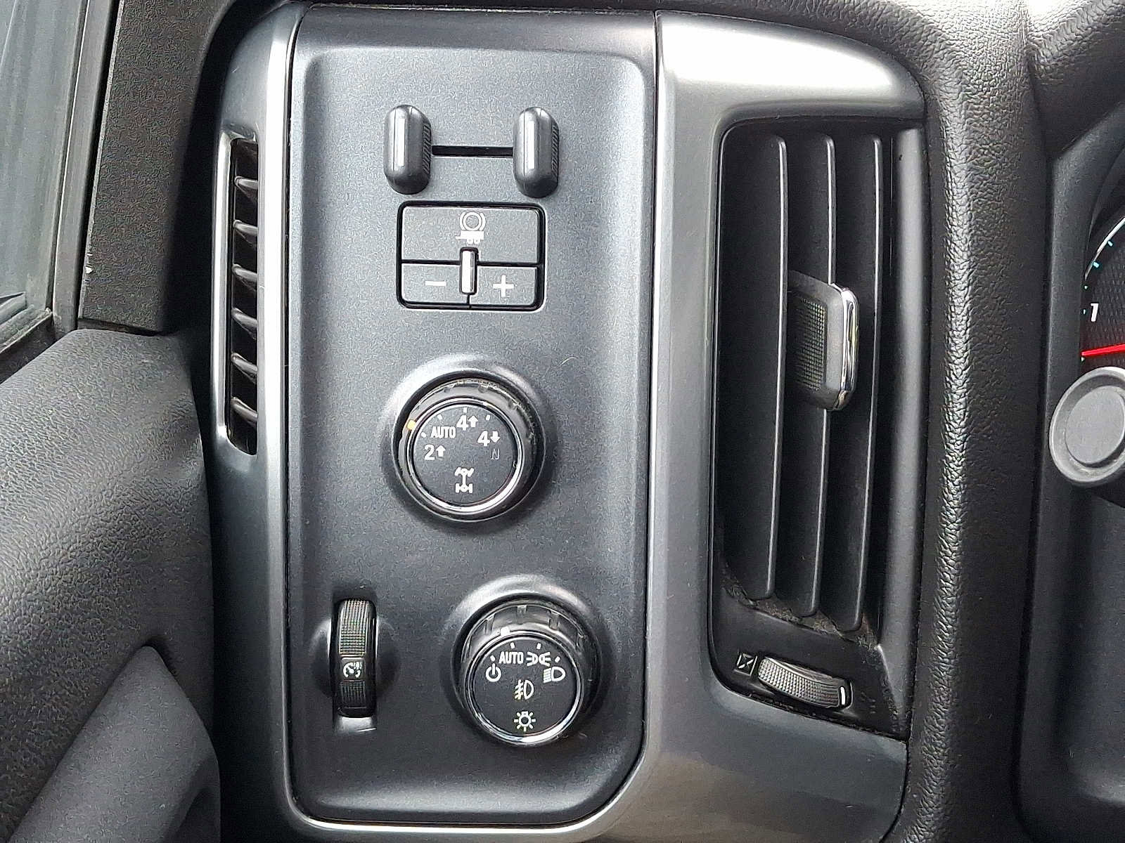 Used 2016 Chevrolet Silverado 1500 LT w/ Midnight Edition image 25