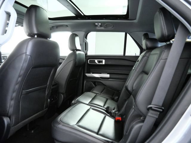 Certified 2024 Ford Explorer XLT w/ Equipment Group 202A AWD/4WD image 10