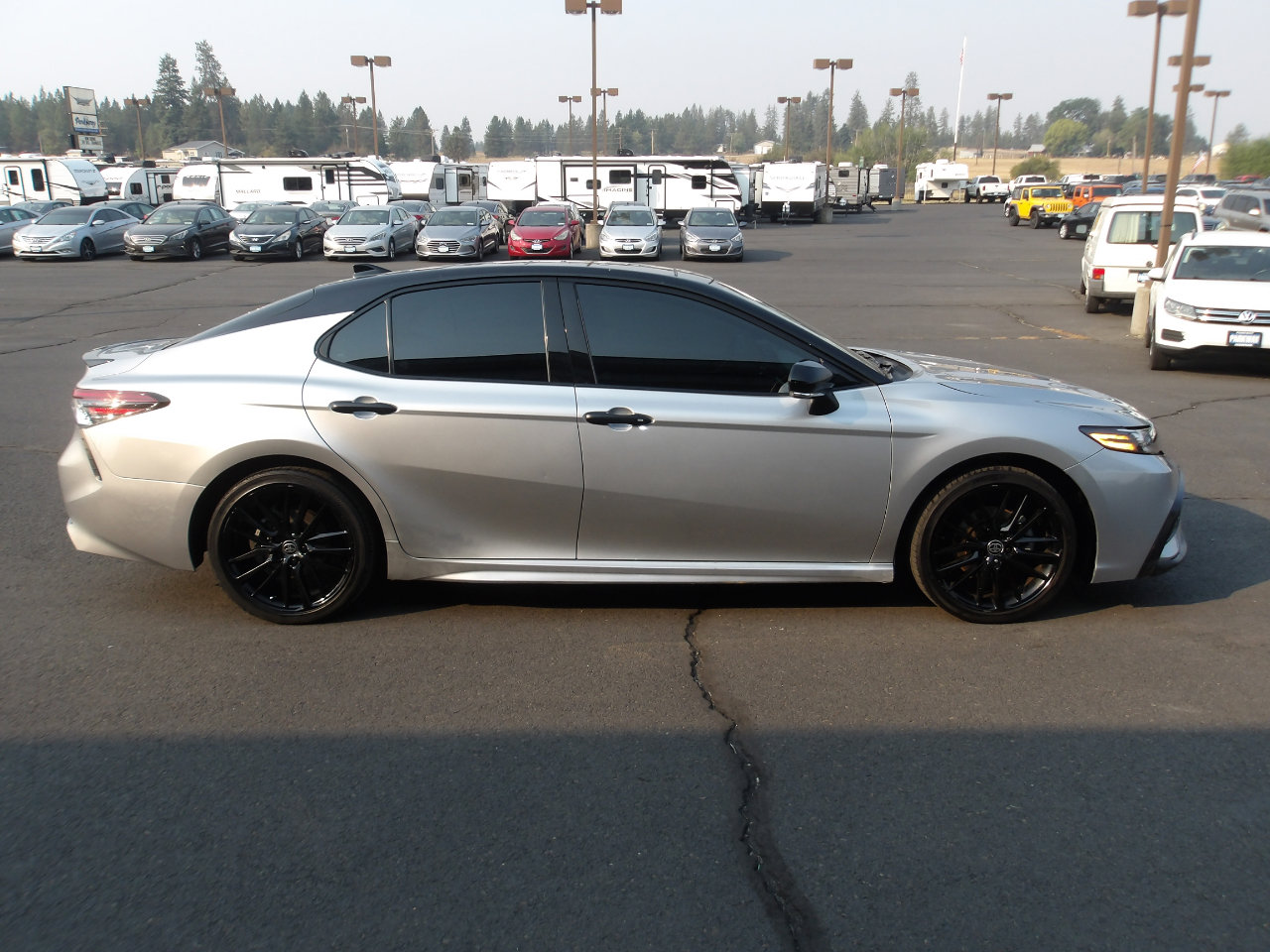 Used 2021 Toyota Camry XSE image 6