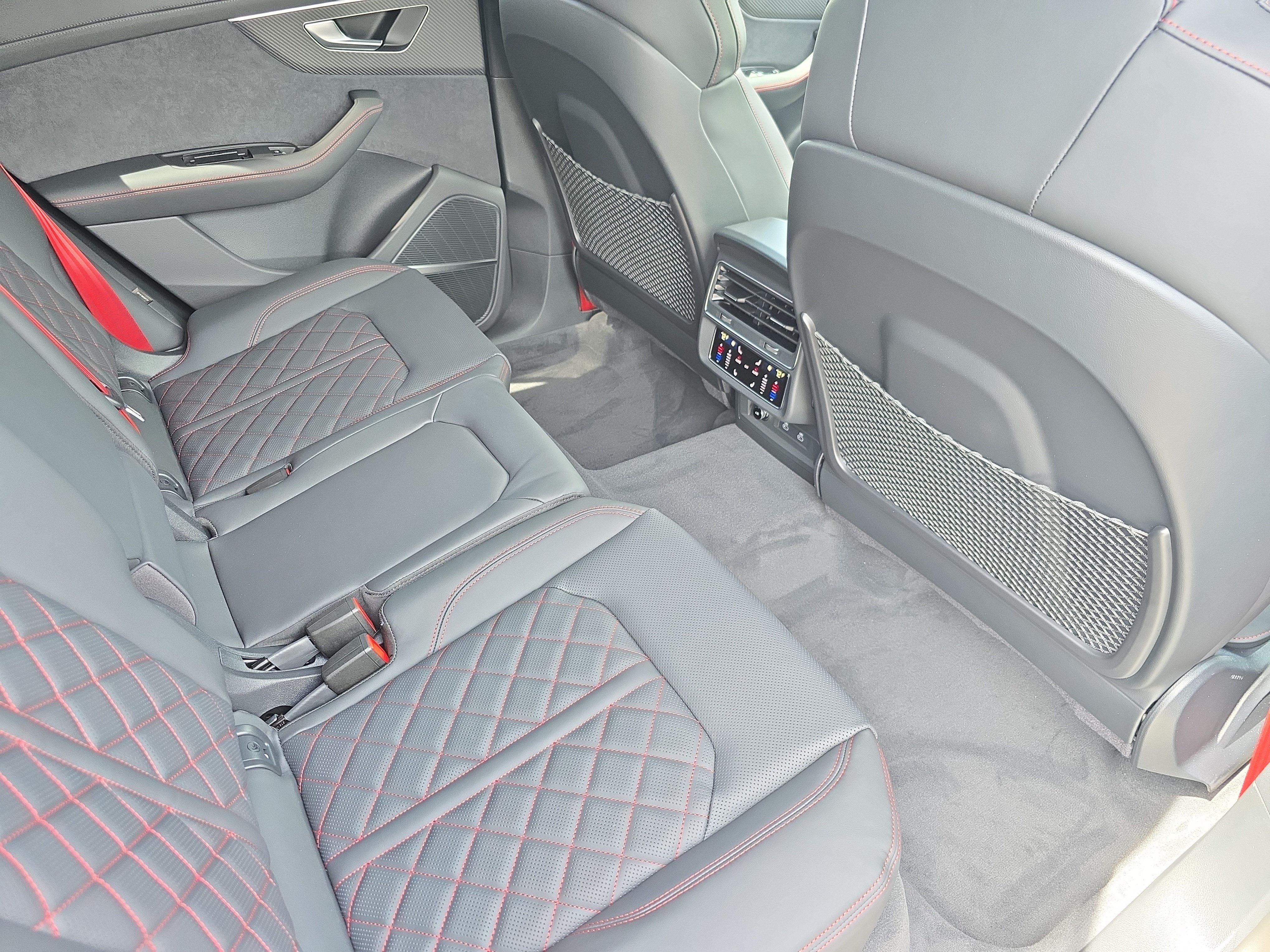 New 2026 Audi SQ8 Prestige AWD/4WD image 11
