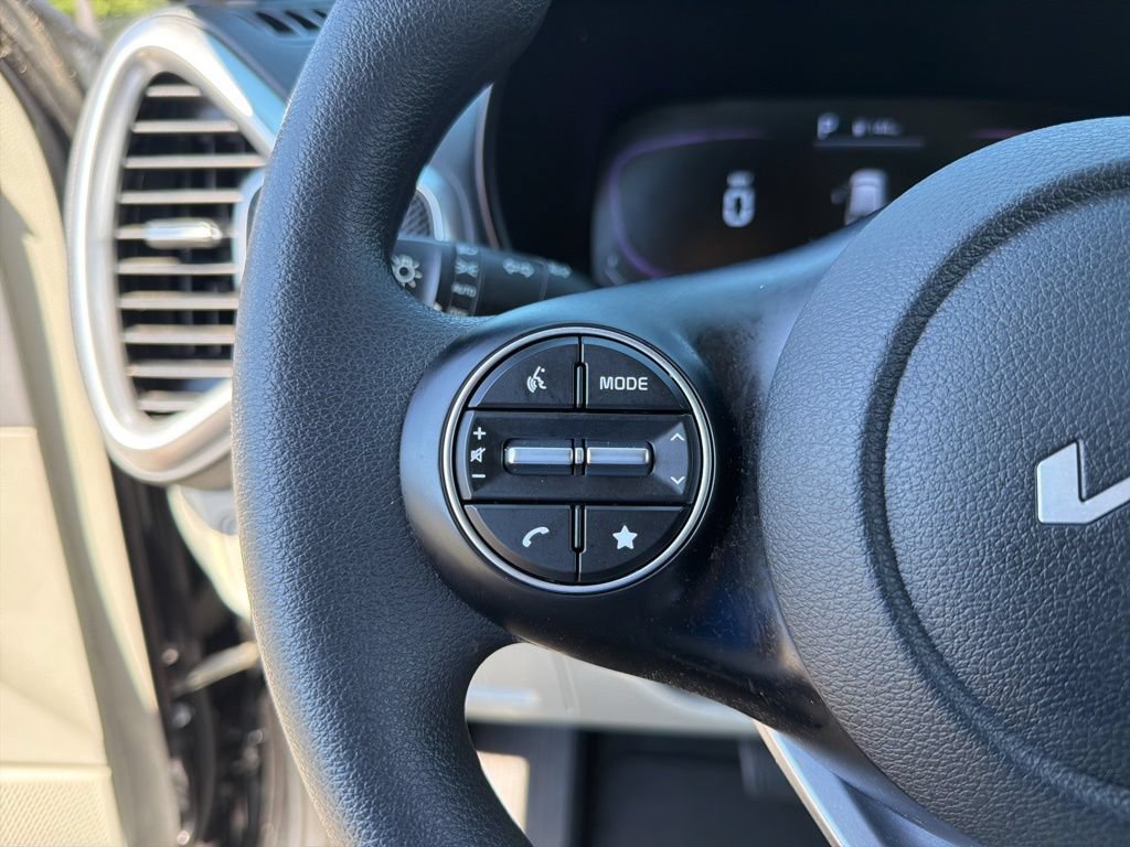 Used 2023 Kia Soul LX w/ Option Group 015 FWD image 20