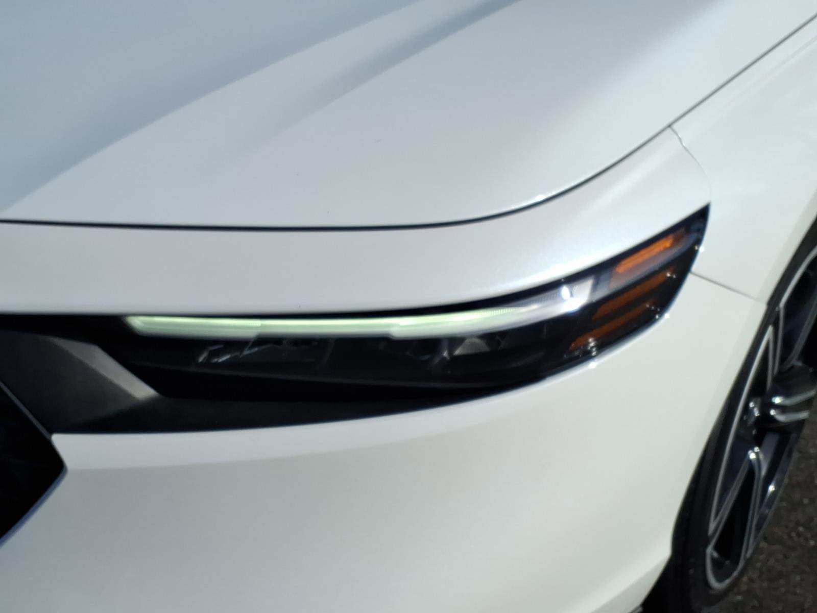 Used 2024 Honda Accord Sport image 2