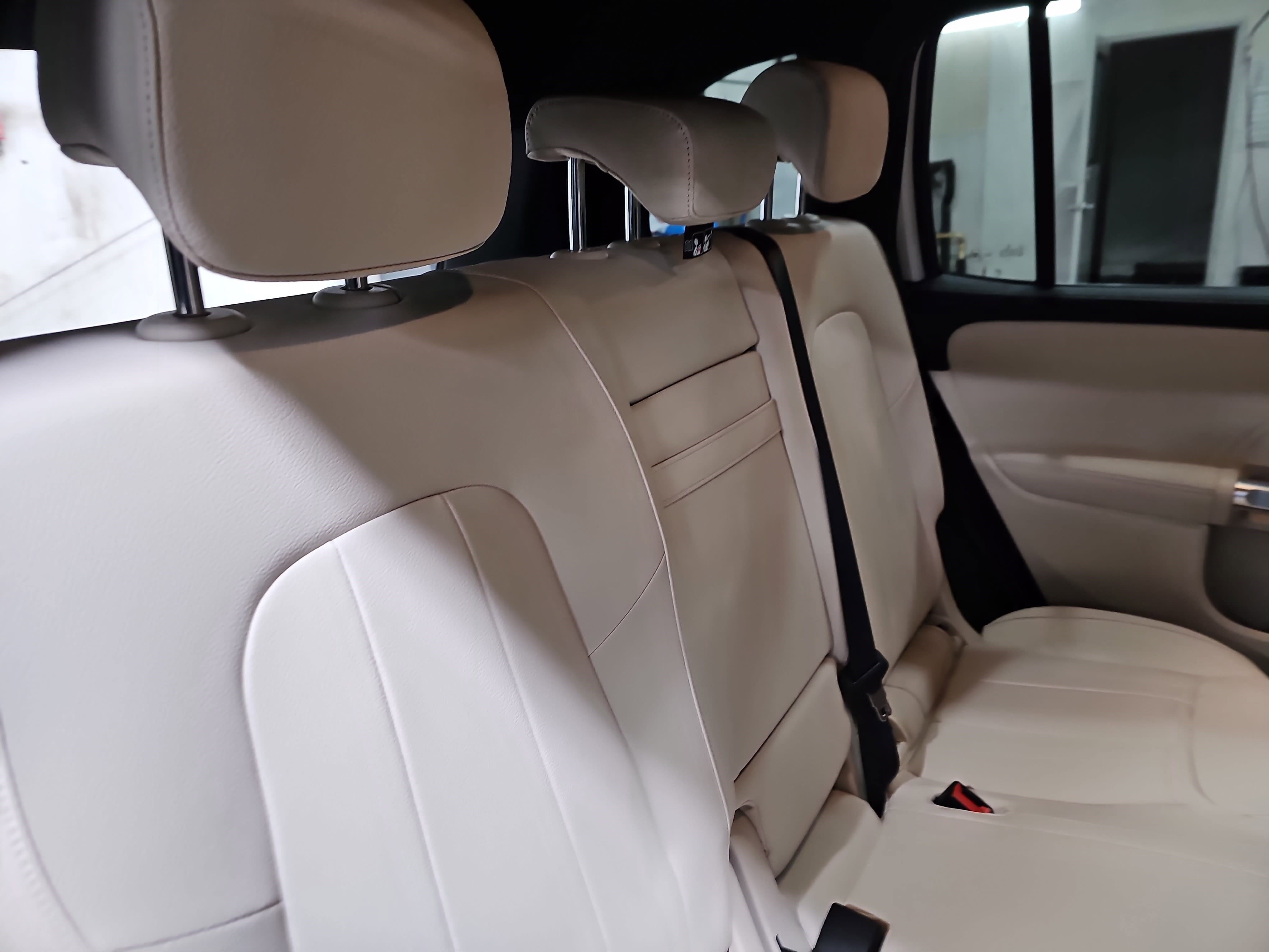 New 2025 Mercedes-Benz GLB 250 image 12