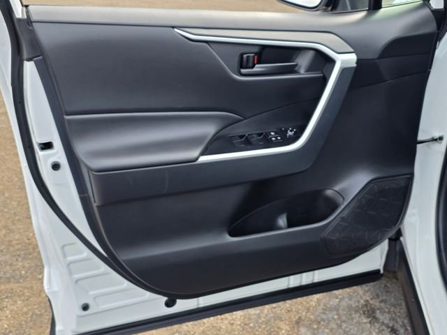 Used 2025 Toyota RAV4 LE FWD image 22