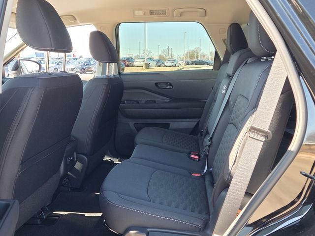New 2026 Nissan Pathfinder SV image 6