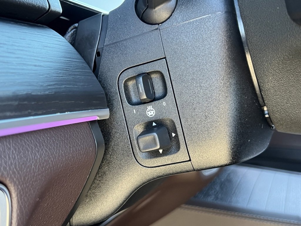 Used 2023 Mercedes-Benz GLS 450 4MATIC w/ AMG Line Exterior image 34