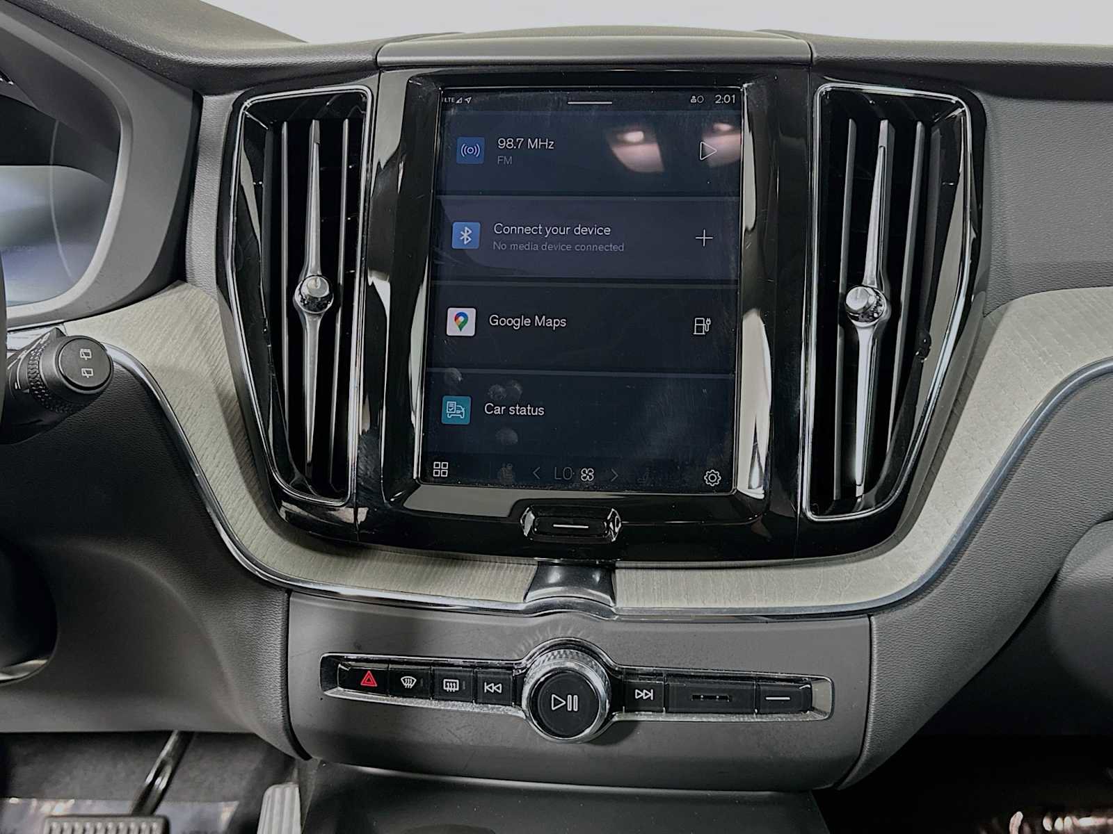 Certified 2025 Volvo XC60 T8 Plus w/ Protection Package Premier image 13