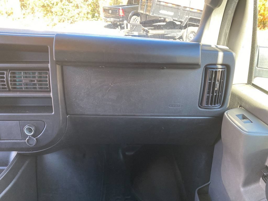 Used 2024 GMC Savana 2500 w/ Driver Convenience Package RWD image 21