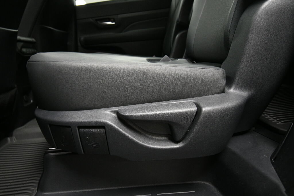 Certified 2025 Toyota Grand Highlander AWD image 22