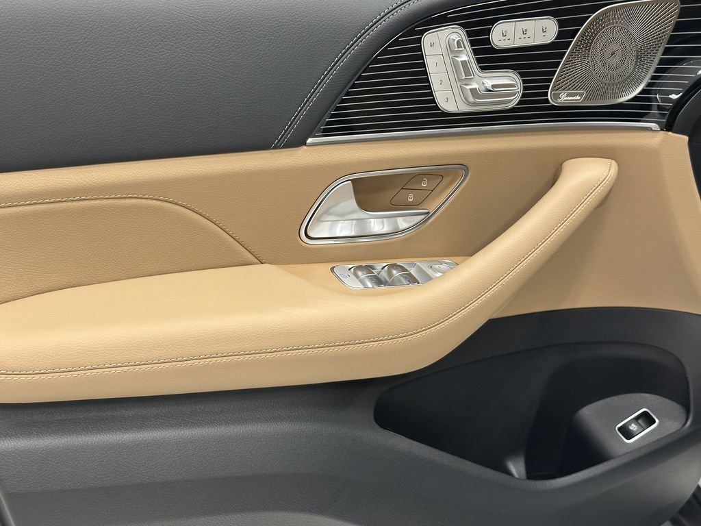 New 2026 Mercedes-Benz GLS 580 4MATIC image 10
