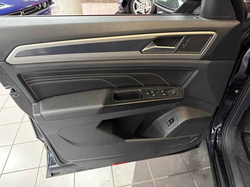 Used 2020 Volkswagen Atlas Cross Sport SEL R-Line AWD/4WD image 21