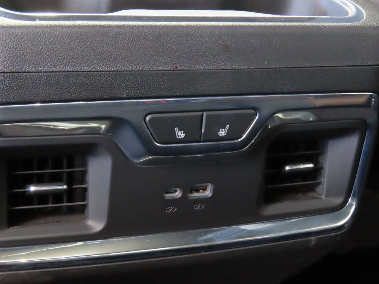 Used 2024 Chevrolet Silverado 1500 High Country image 21