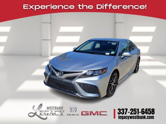 Used 2021 Toyota Camry SE image 1