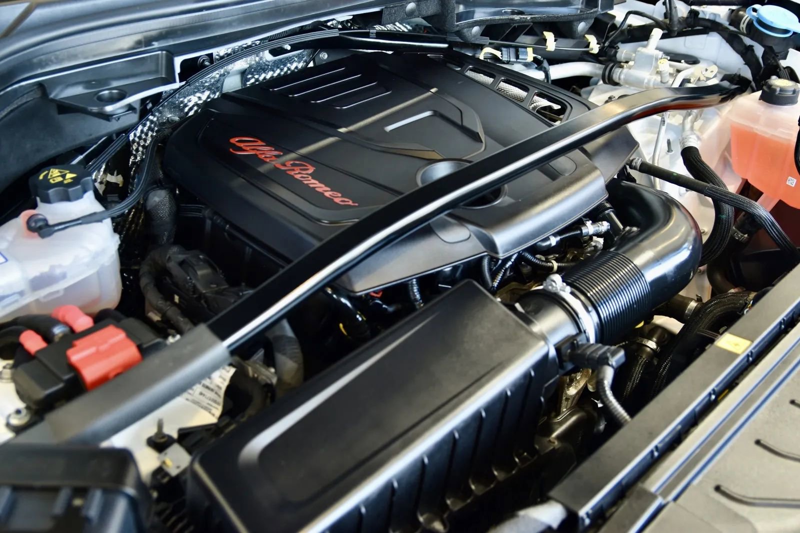 Used 2022 Alfa Romeo Stelvio Veloce image 30