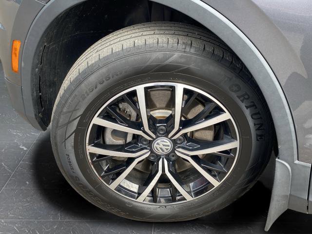 Used 2021 Volkswagen Tiguan SE image 31