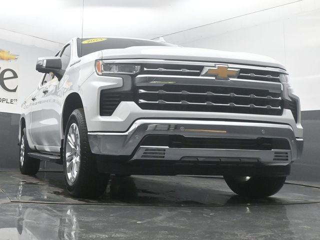 Used 2023 Chevrolet Silverado 1500 LTZ image 3