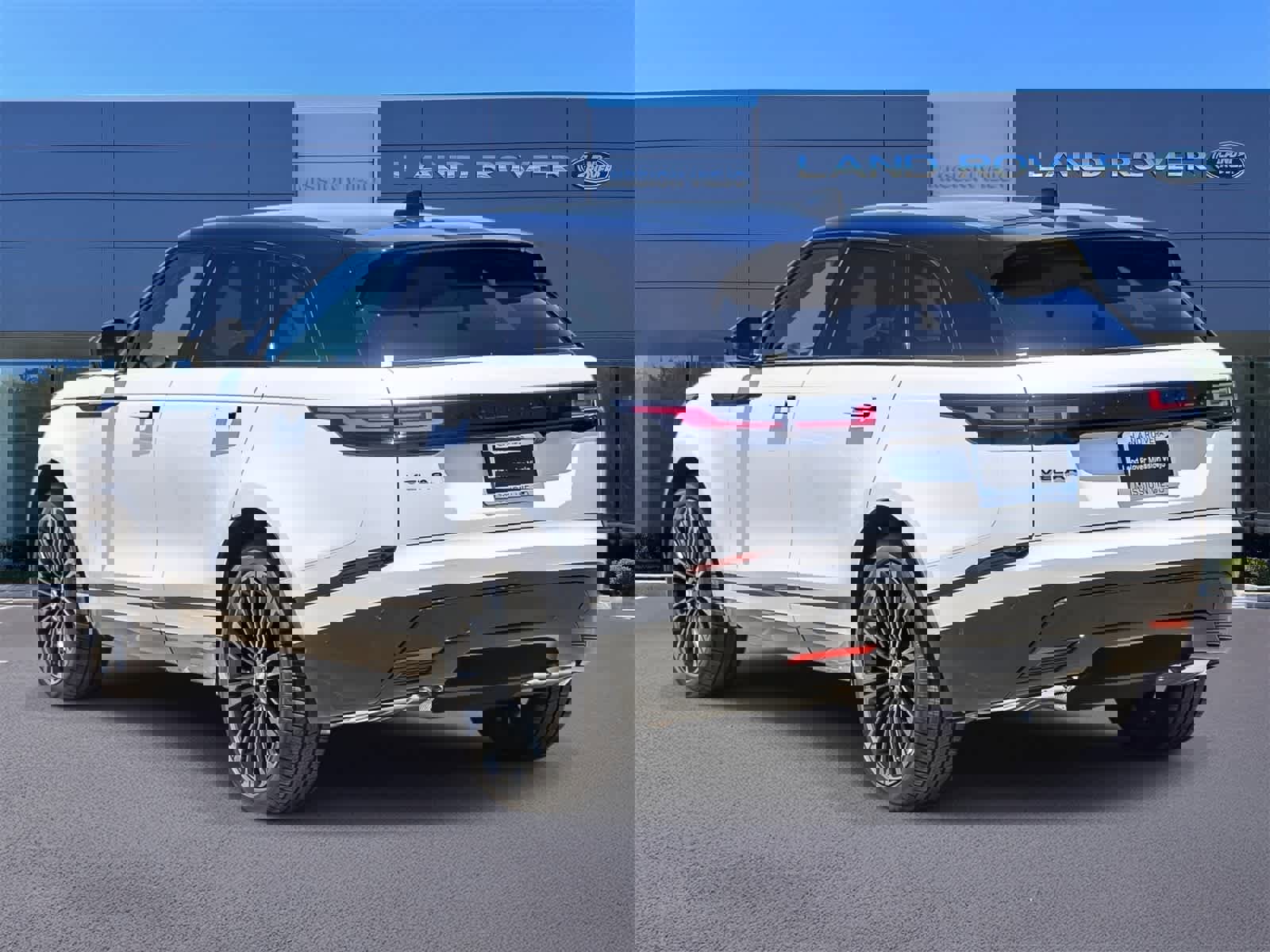 New 2026 Land Rover Range Rover Velar Dynamic SE image 4