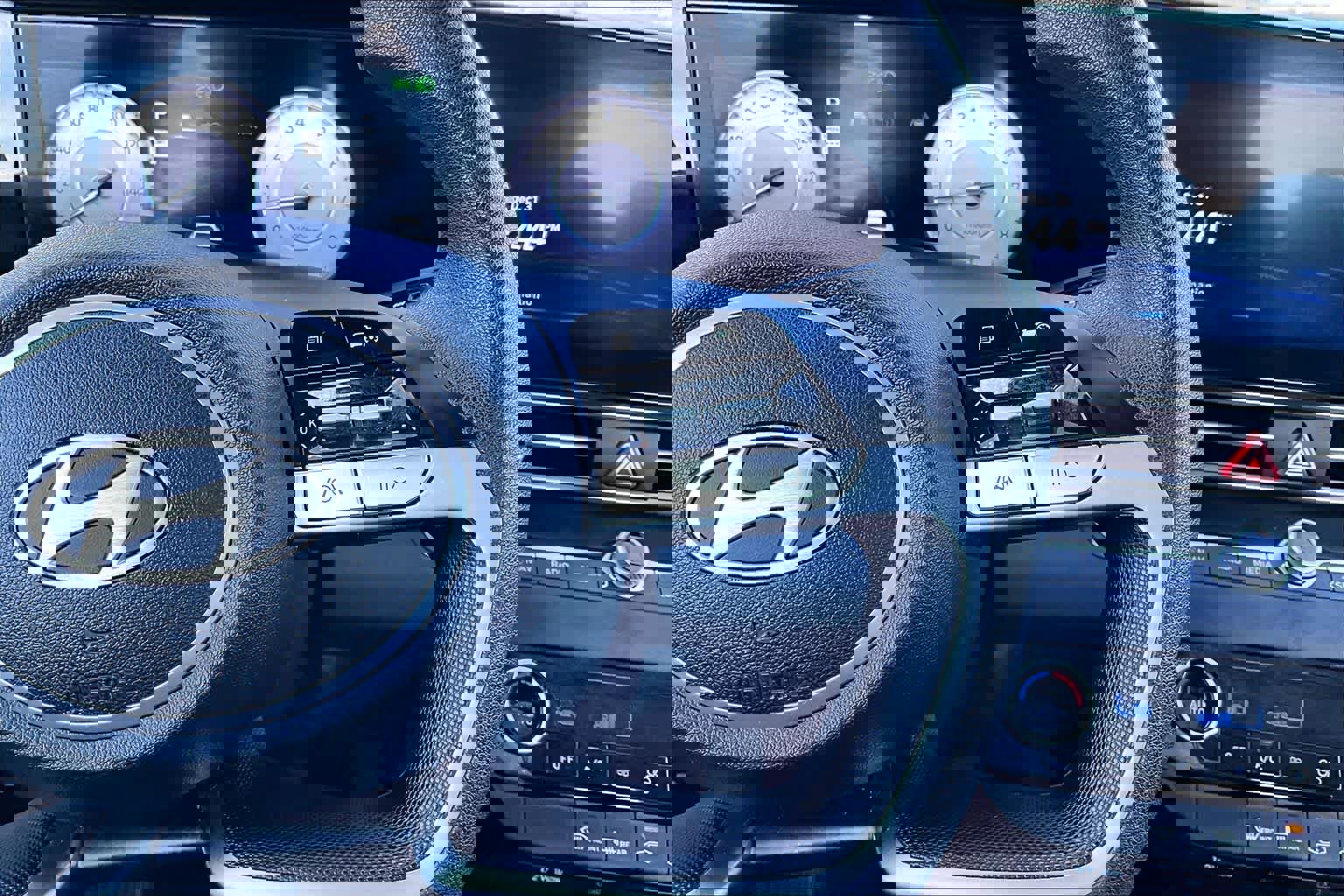 Used 2024 Hyundai Elantra SEL image 22