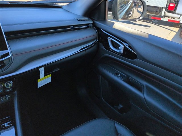 New 2026 Jeep Compass Trailhawk image 16