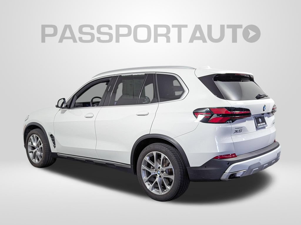 Certified 2024 BMW X5 xDrive40i w/ Parking Assistance Package AWD/4WD image 3