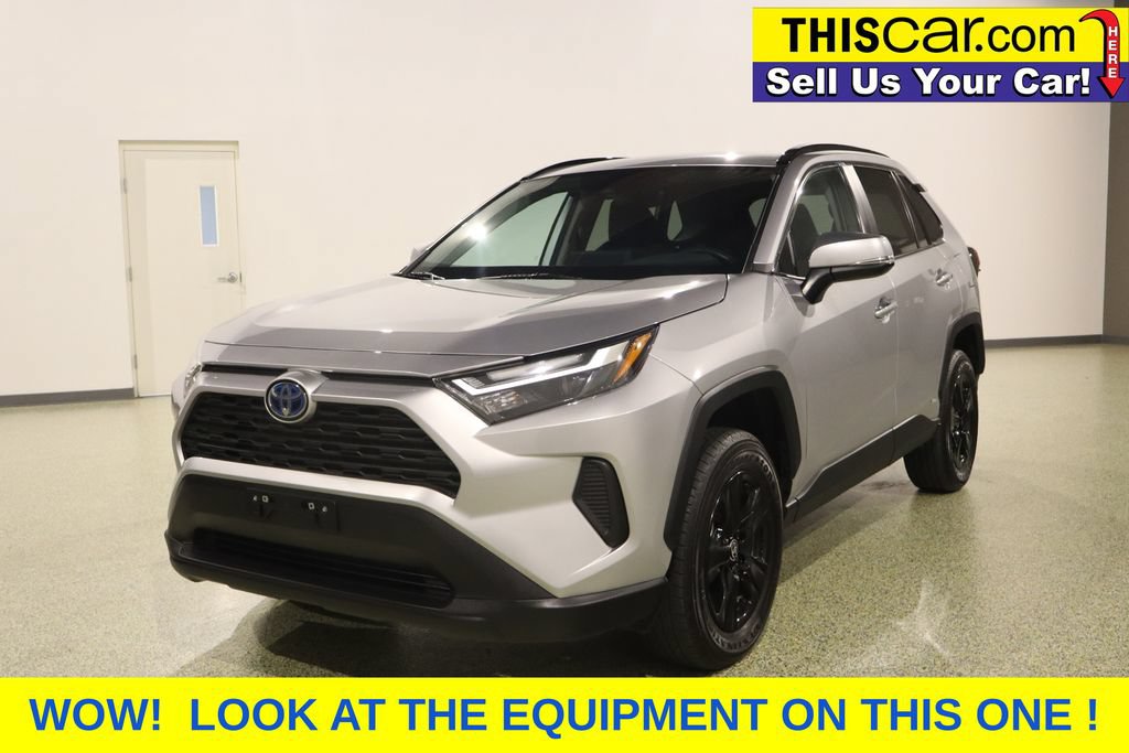 Used 2022 Toyota RAV4 XLE w/ Convenience Package AWD/4WD image 5