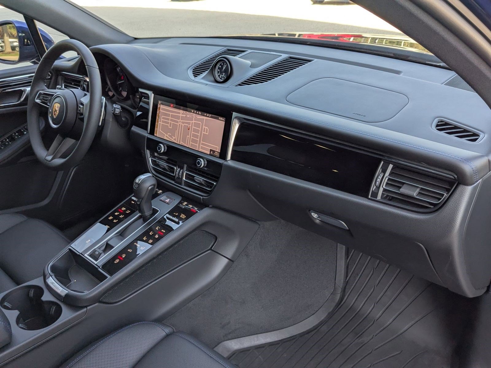 New 2026 Porsche Macan image 26